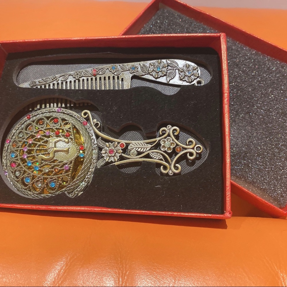 Mirror & hair comb